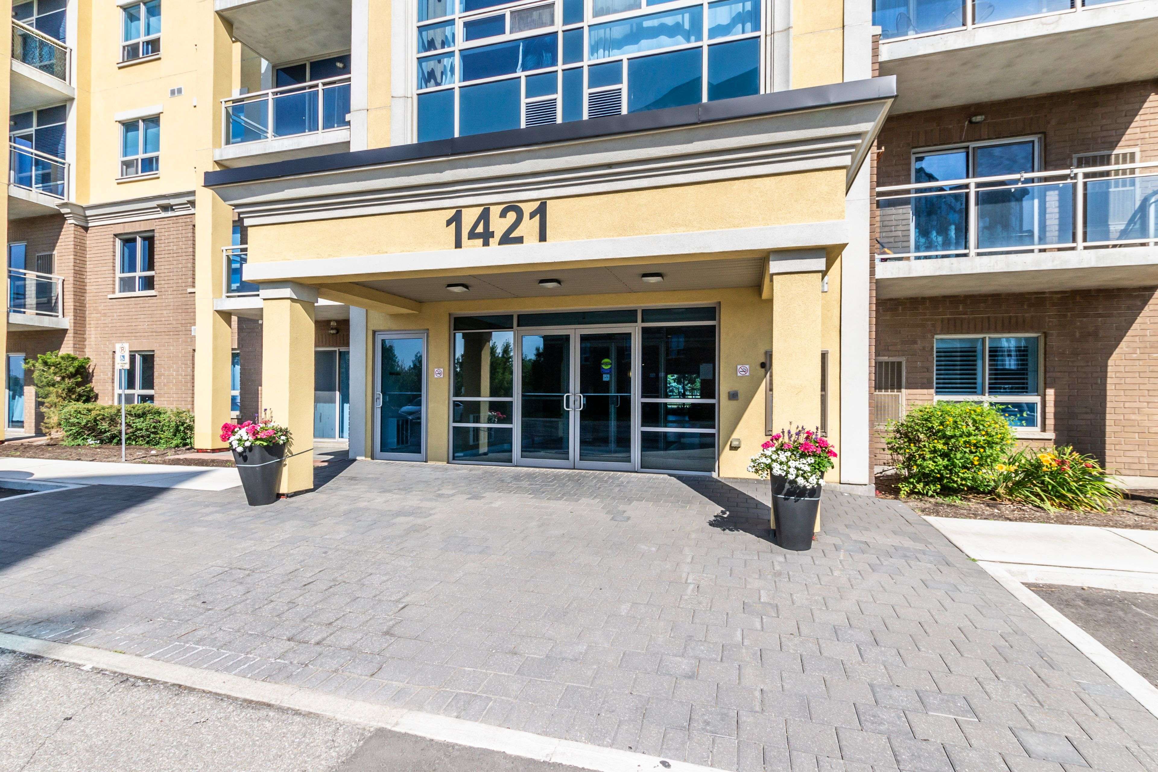1421 Costigan RD #404, Milton, ON L9T 2N4
