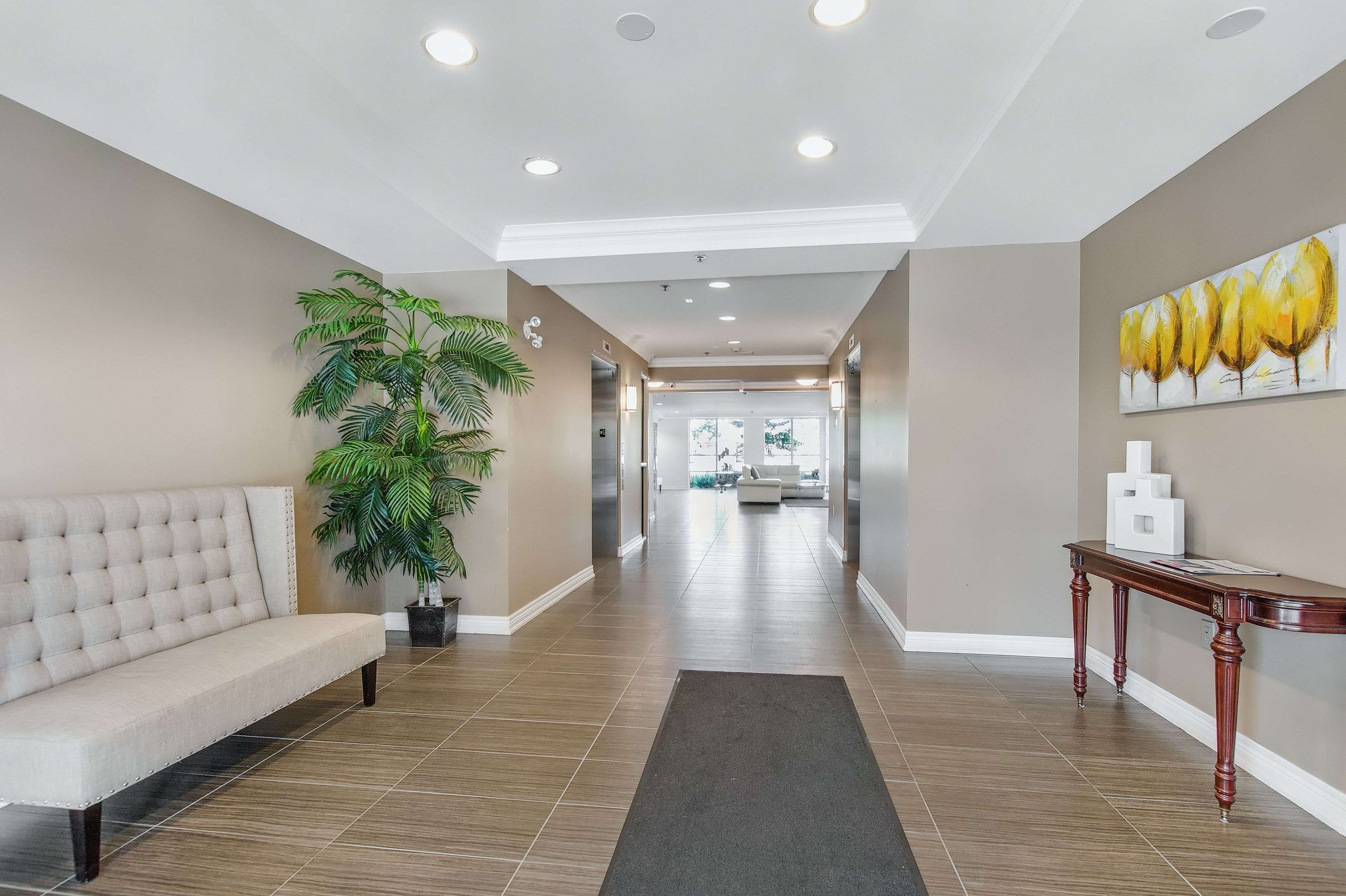 1421 Costigan RD #404, Milton, ON L9T 2N4