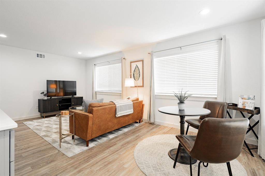 601 N Ewing Avenue #107, Dallas, TX 75203