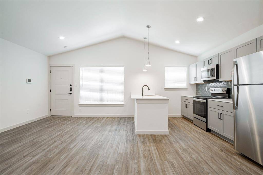 523 N Ewing Avenue #102, Dallas, TX 75203