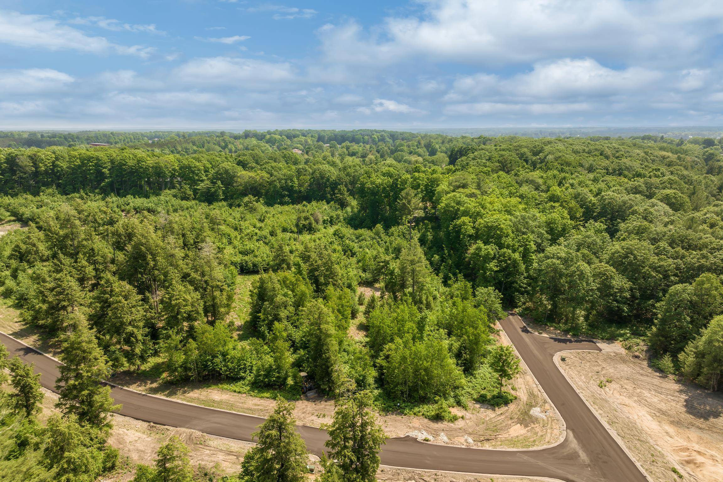 8903 Hemlock Hill DR, Long Lake Twp, MI 49685