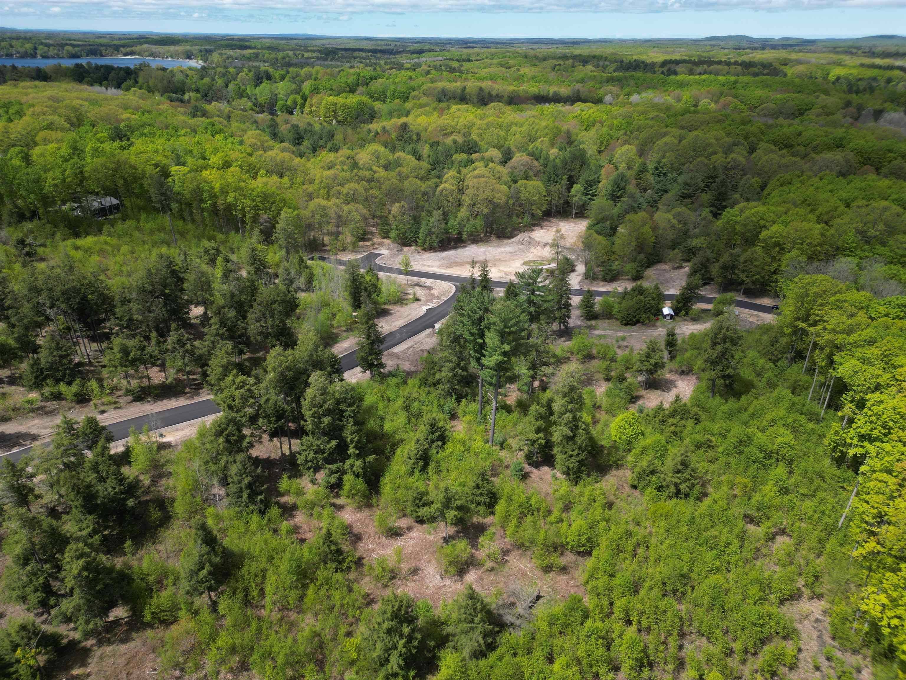 8886 Hemlock Hill DR, Long Lake Twp, MI 49685