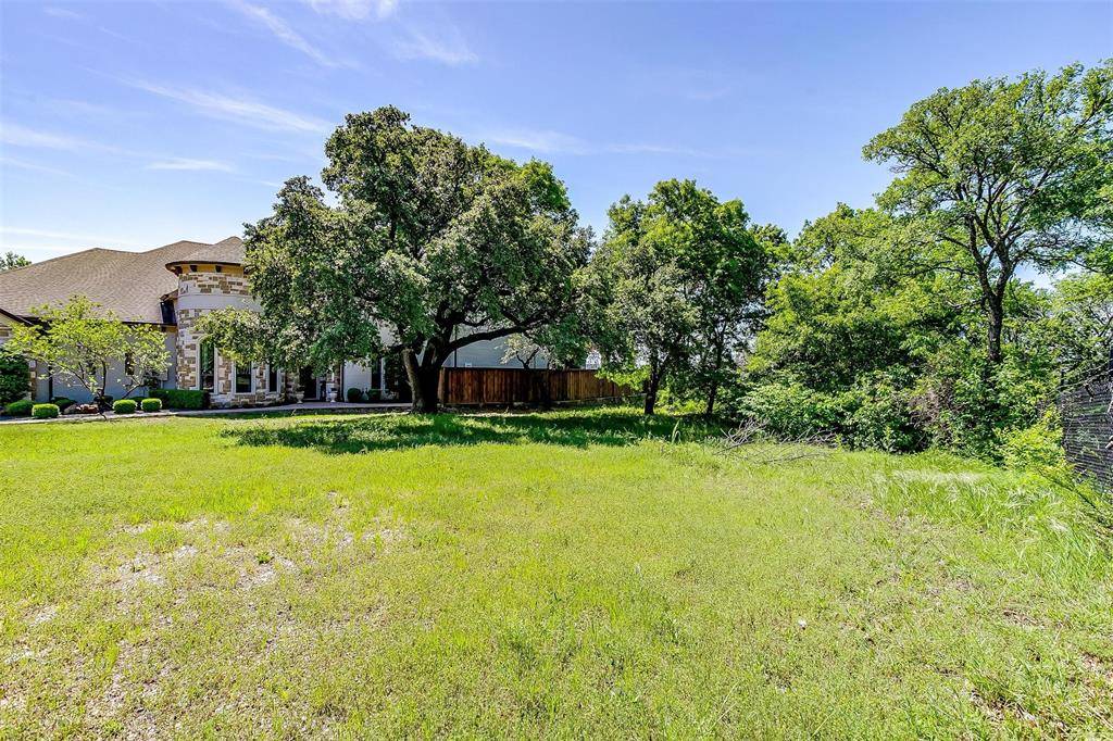 1001 Brae Court, Fort Worth, TX 76111
