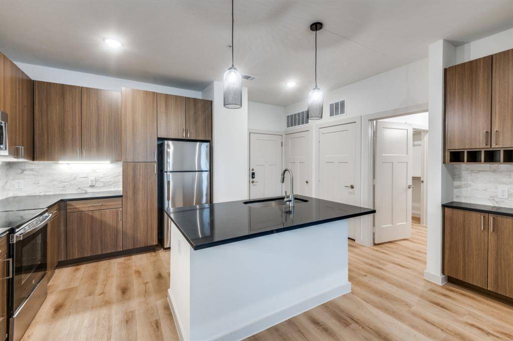 512 N Ewing Avenue #212, Dallas, TX 75203