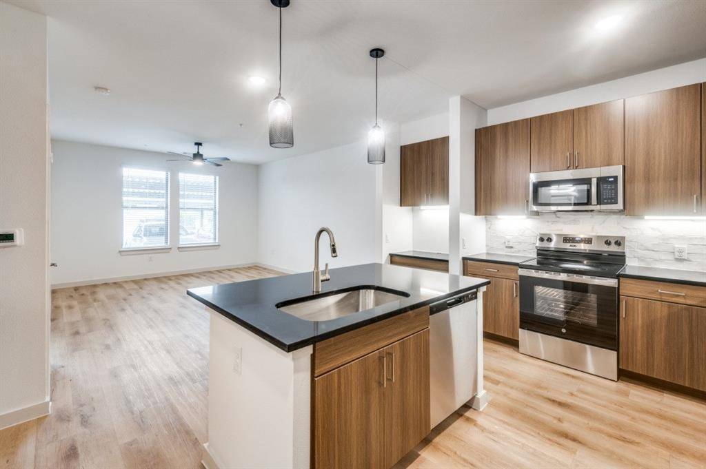 512 N Ewing Avenue #212, Dallas, TX 75203
