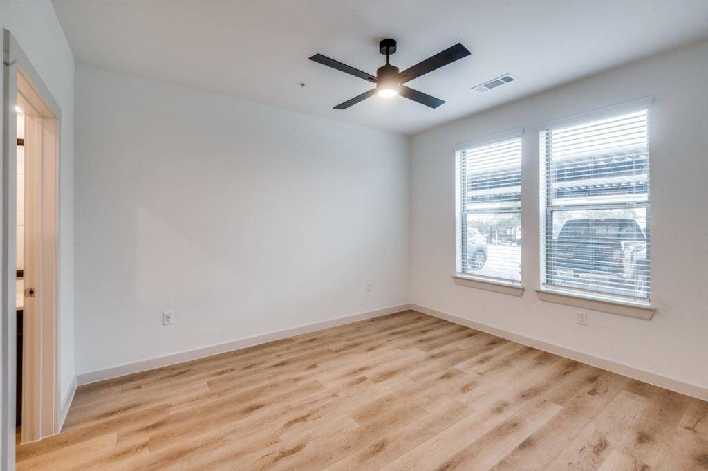 512 N Ewing Avenue #212, Dallas, TX 75203