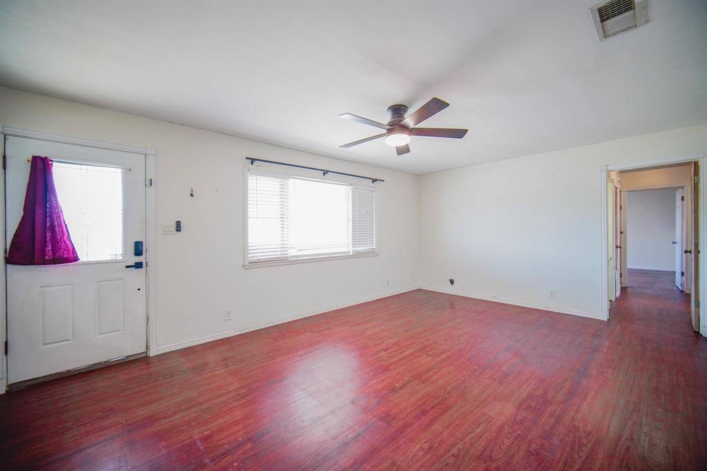 202 N 10th Street, Jacksboro, TX 76458