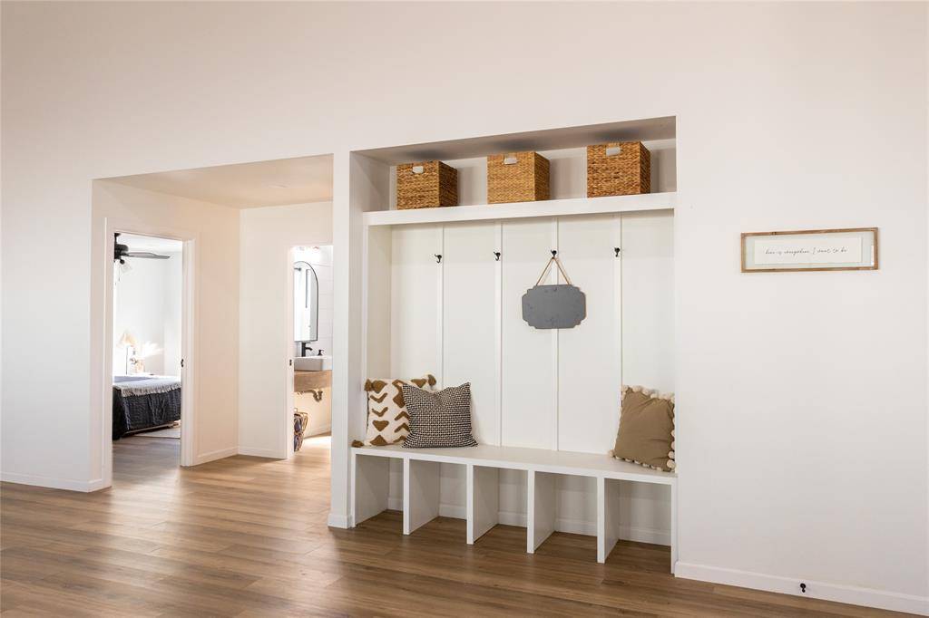 6808 Briar Road, Azle, TX 76020