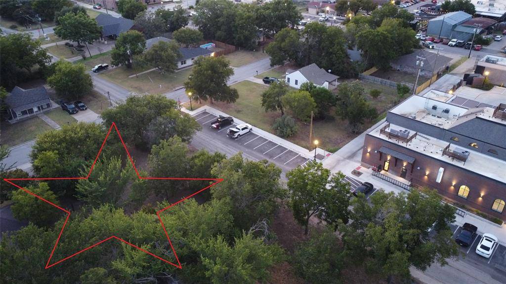 229 S Wilson Street, Burleson, TX 76028