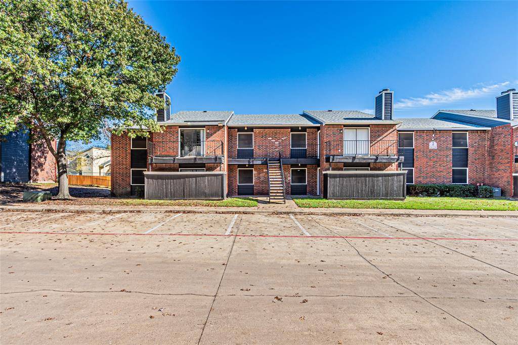 300 W Wintergreen Road #226, Desoto, TX 75115