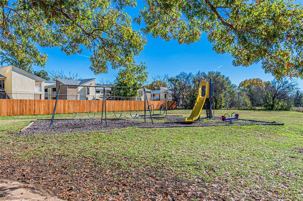 300 W Wintergreen Road #226, Desoto, TX 75115