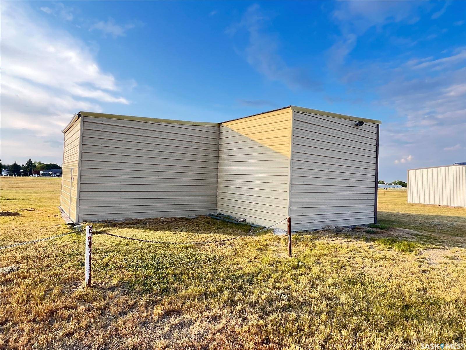 . Airport ROAD, Maple Creek, SK S0N 1N0