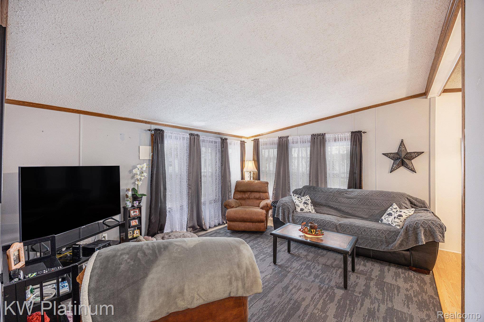 8042 Harbour DR, Ira Township, MI 48023