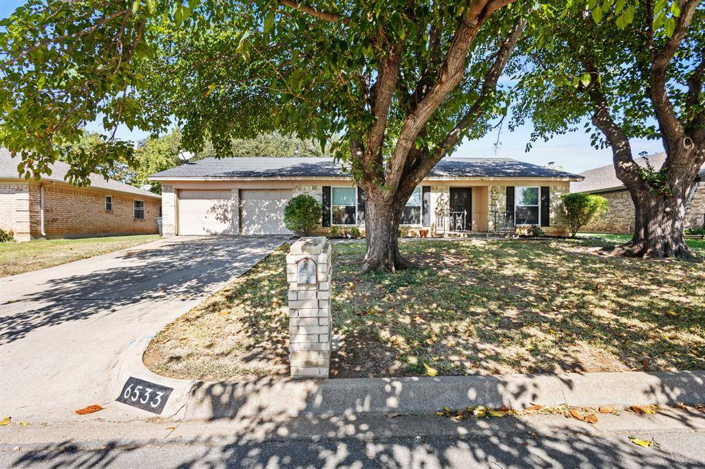 6533 Circleview Drive, North Richland Hills, TX 76180