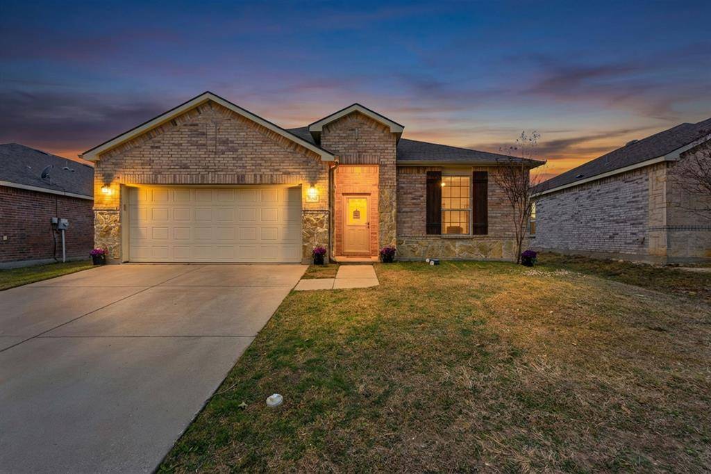 5824 Mirror Ridge Drive, Fort Worth, TX 76179