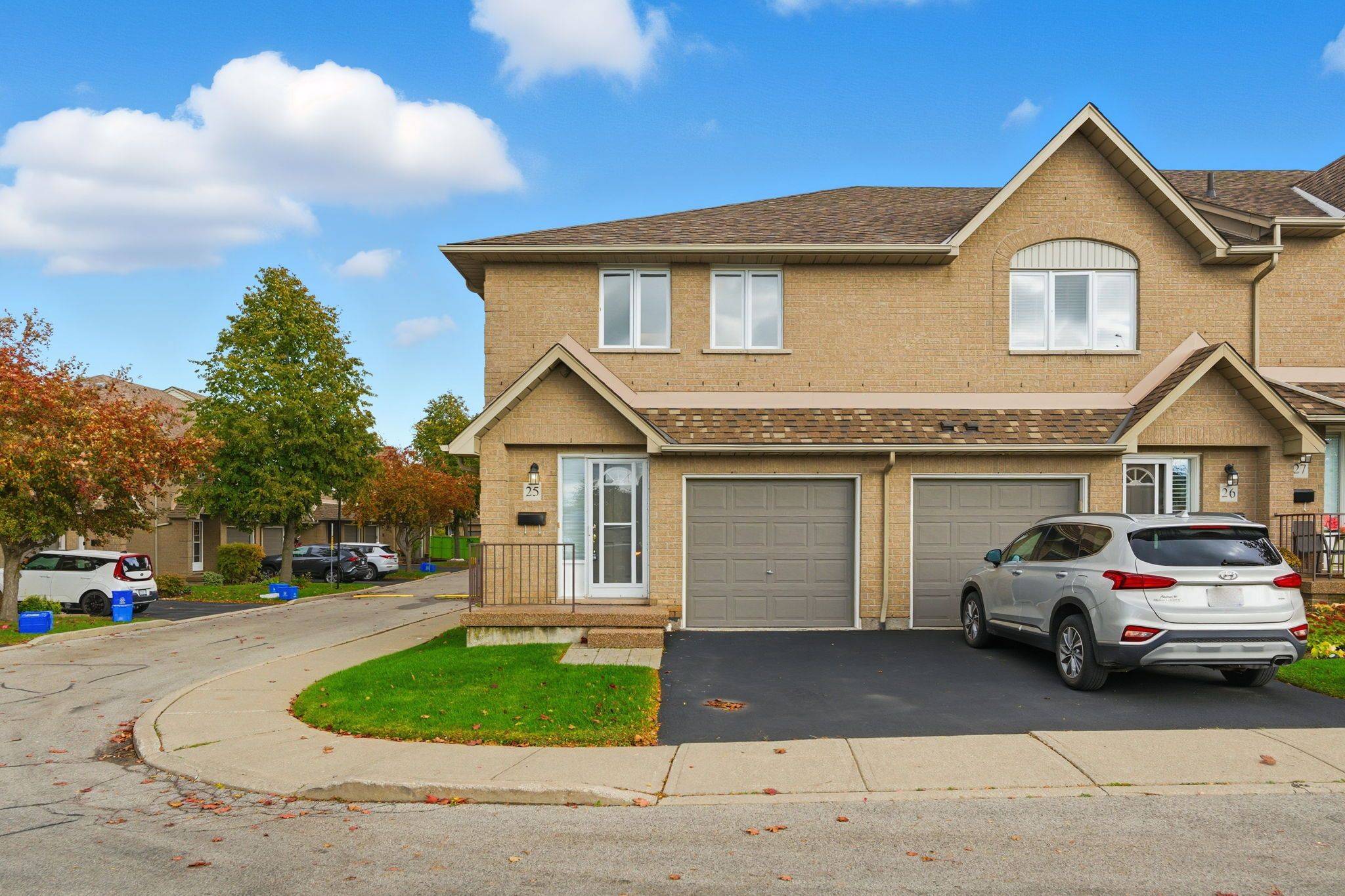 100 Vineberg DR #25, Hamilton, ON L8W 3X4