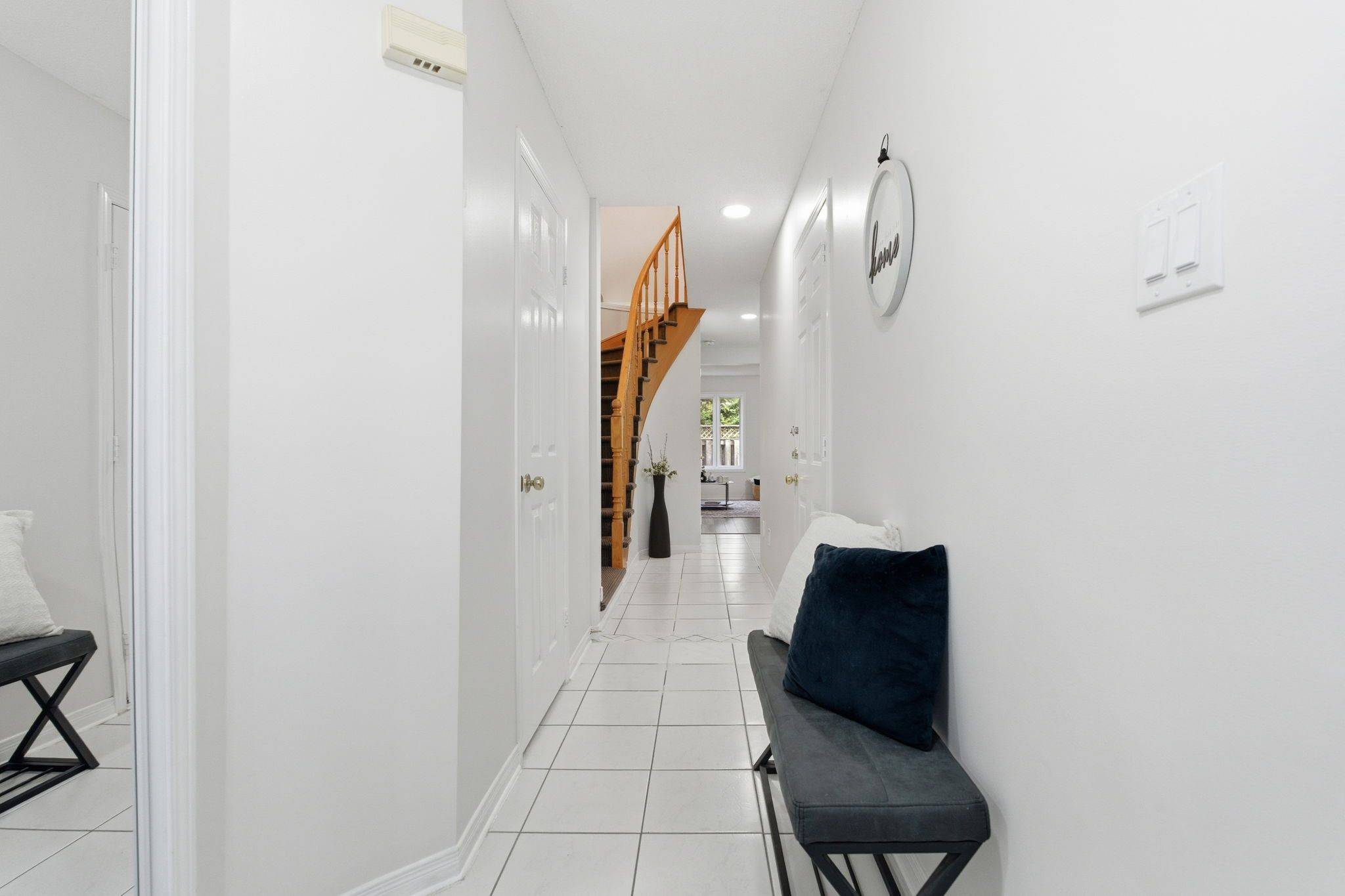 100 Vineberg DR #25, Hamilton, ON L8W 3X4