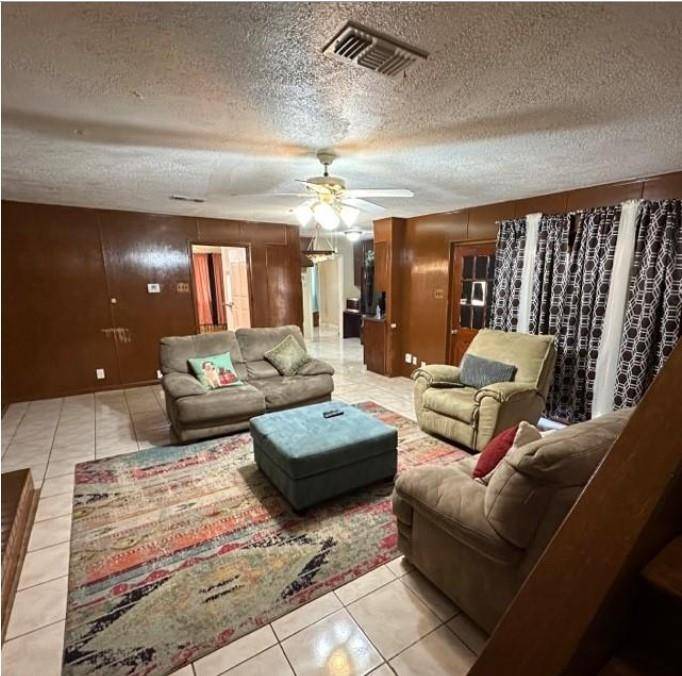 2438 Five Mile Circle, Dallas, TX 75233