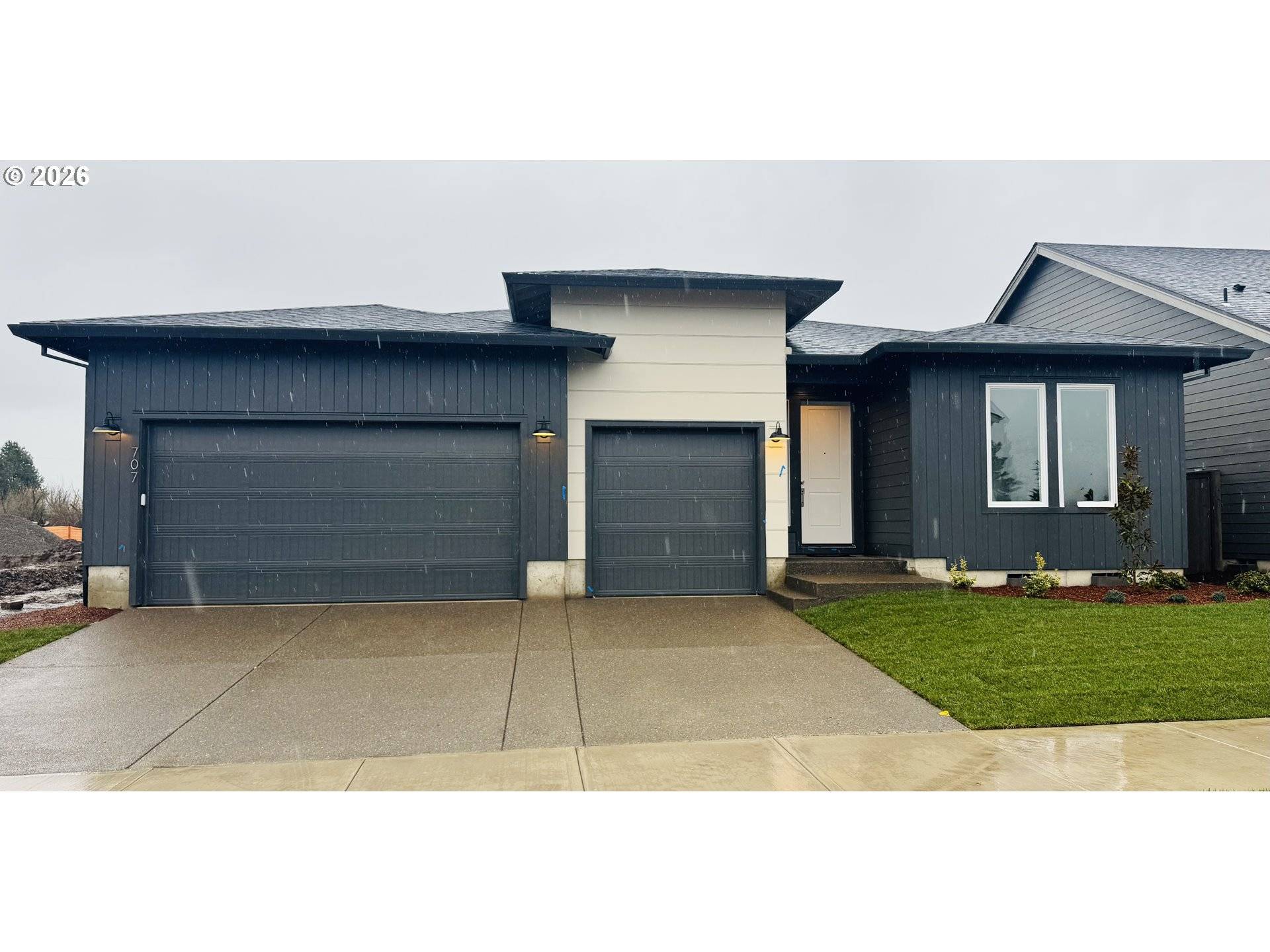 707 Magnolia AVE, Woodburn, OR 97071