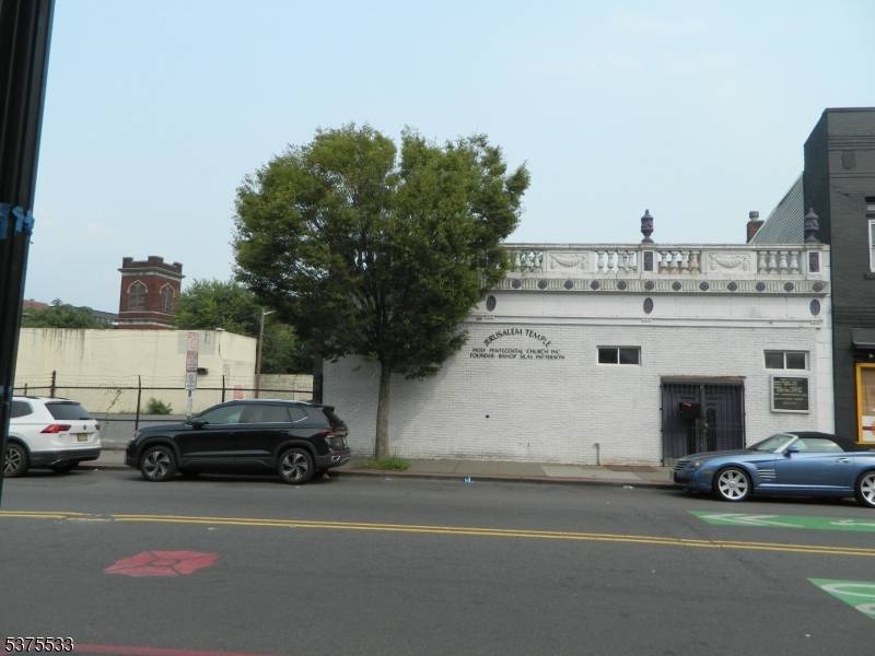 92 Monticello Ave, Jersey City, NJ 07304