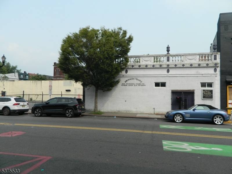 92 Monticello Ave, Jersey City, NJ 07304