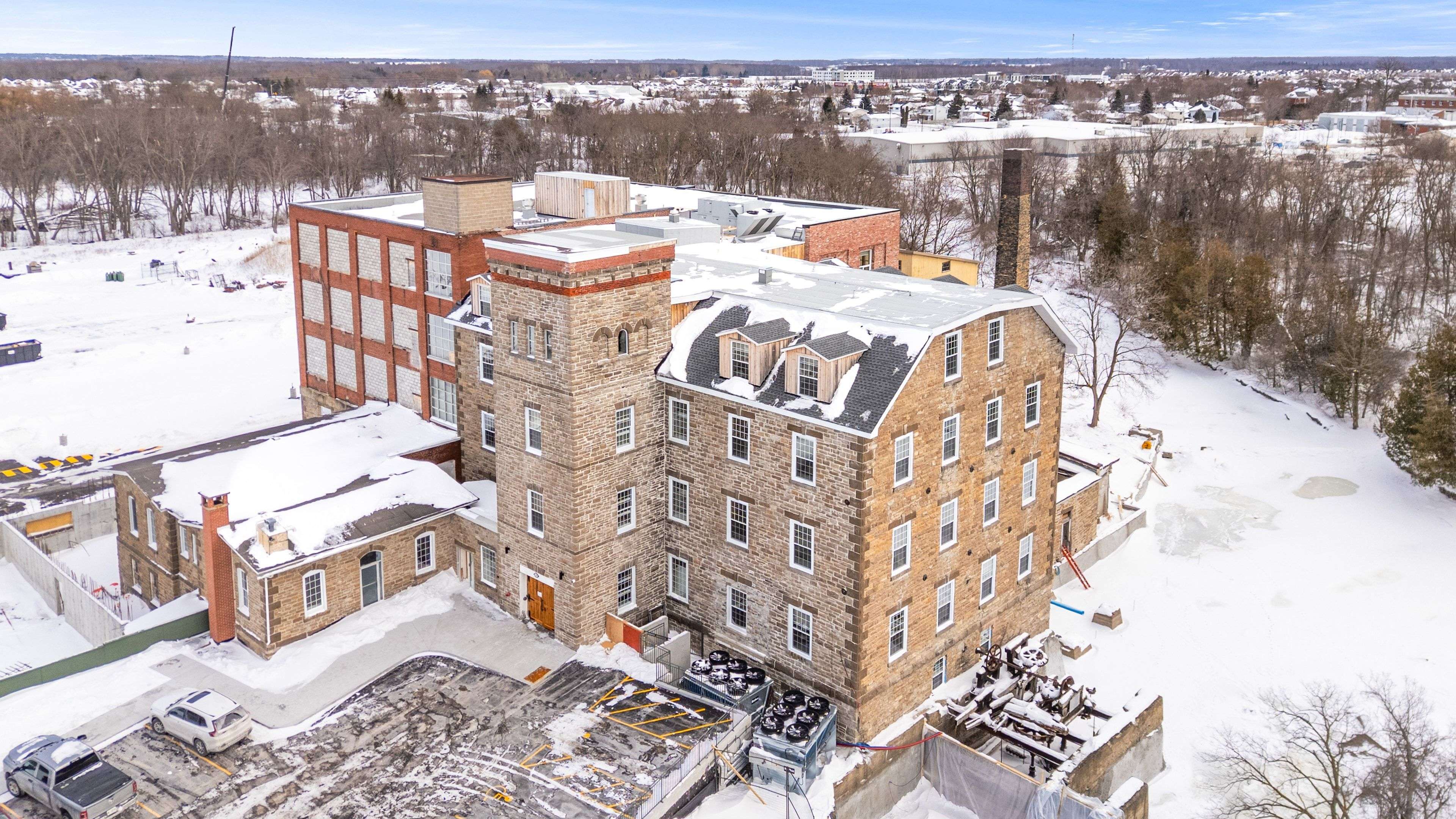 150 Mill ST #001, Carleton Place, ON K7C 1T4