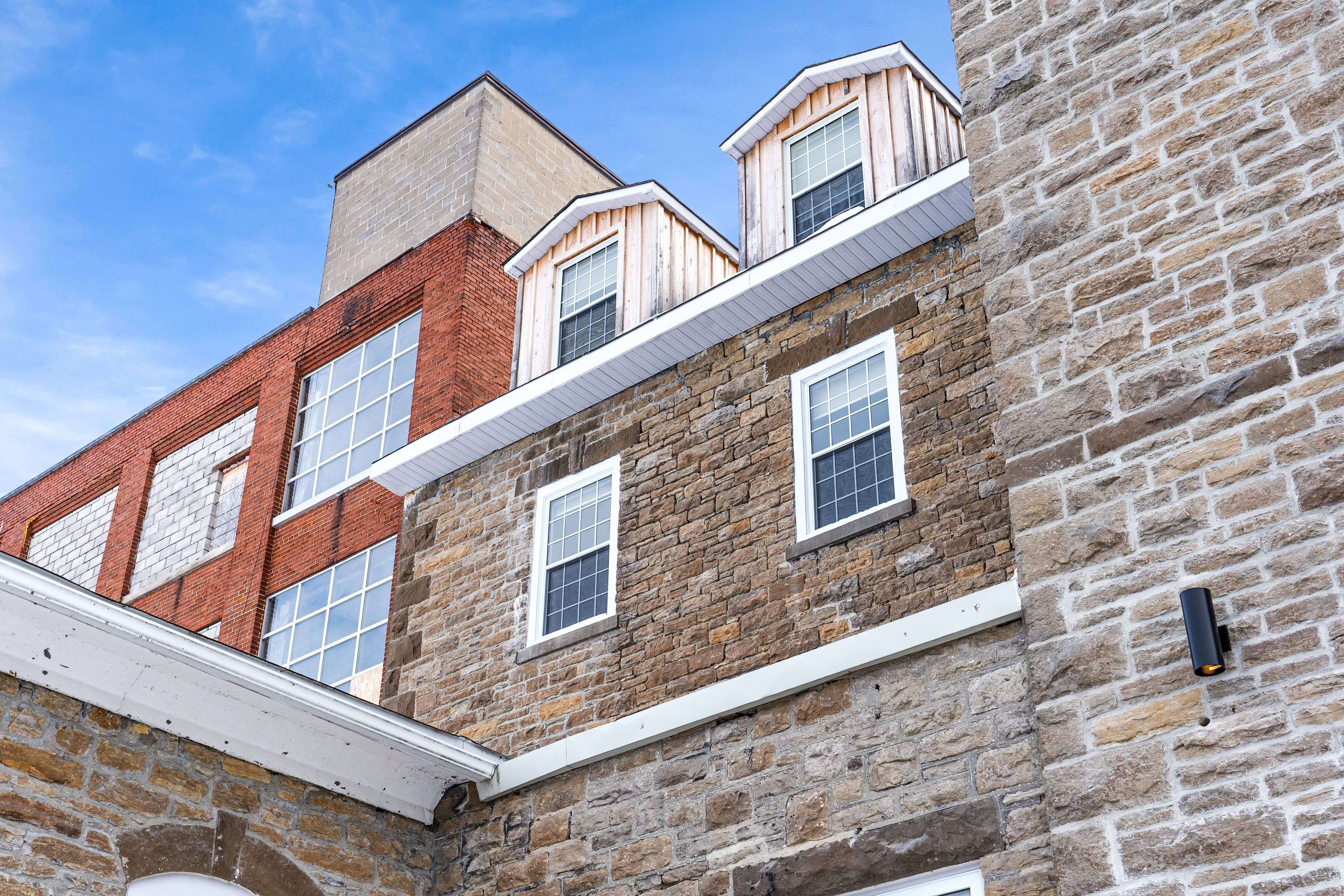 150 Mill ST #001, Carleton Place, ON K7C 1T4