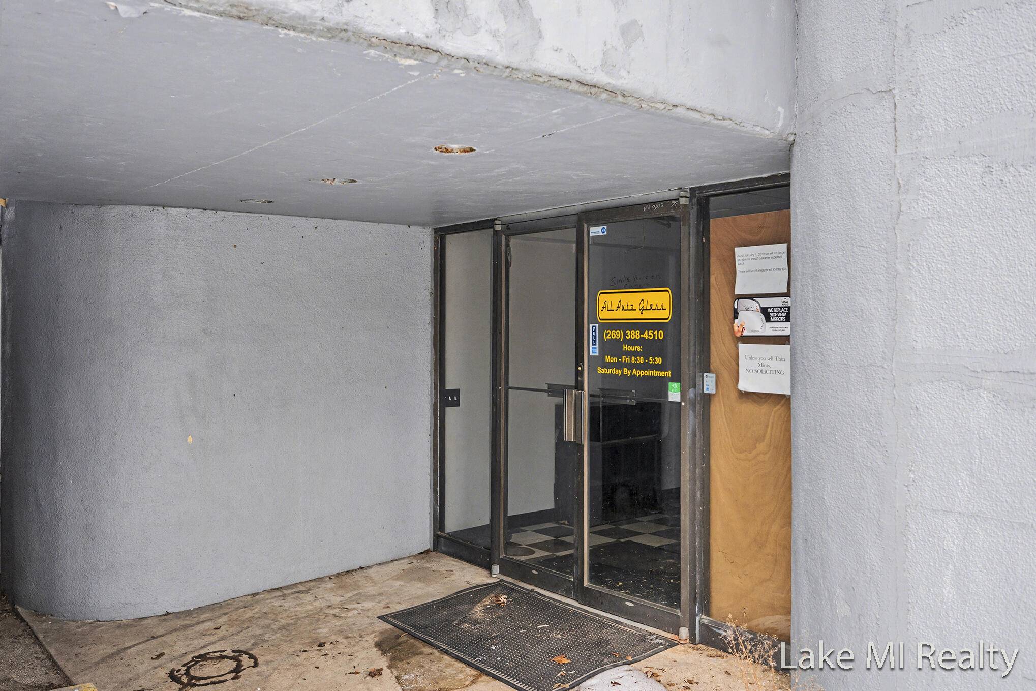 901 Riverview DR, Kalamazoo City, MI 49048