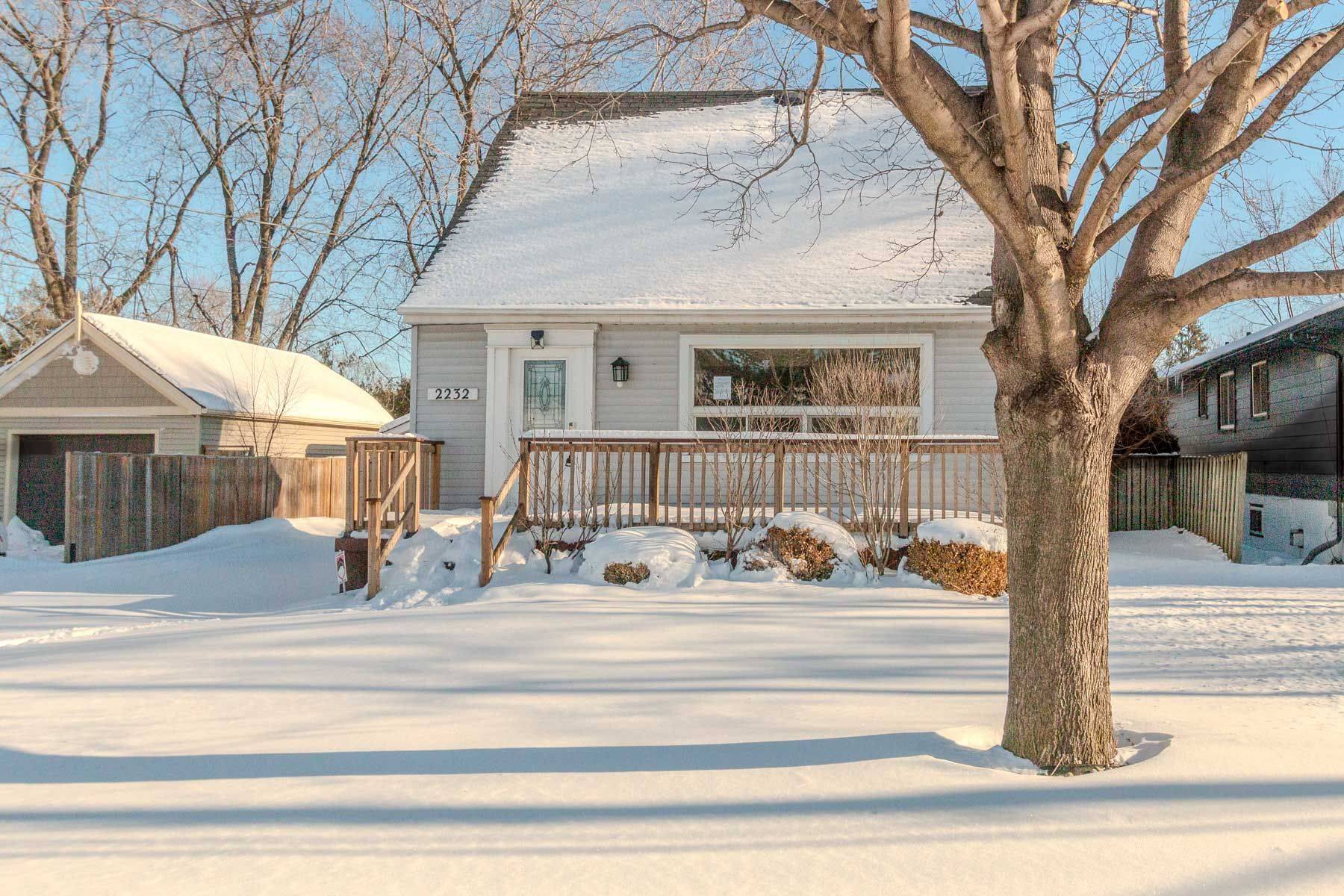 2232 Queensway DR, Burlington, ON L7R 3T1