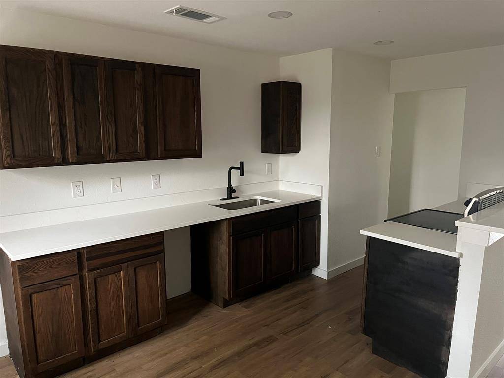 3771 Stagecoach Trail, Dallas, TX 75241