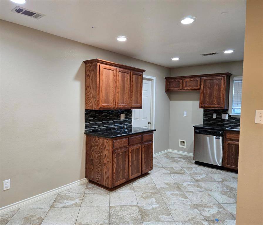 14045 Silkwood Drive, Fort Worth, TX 76052