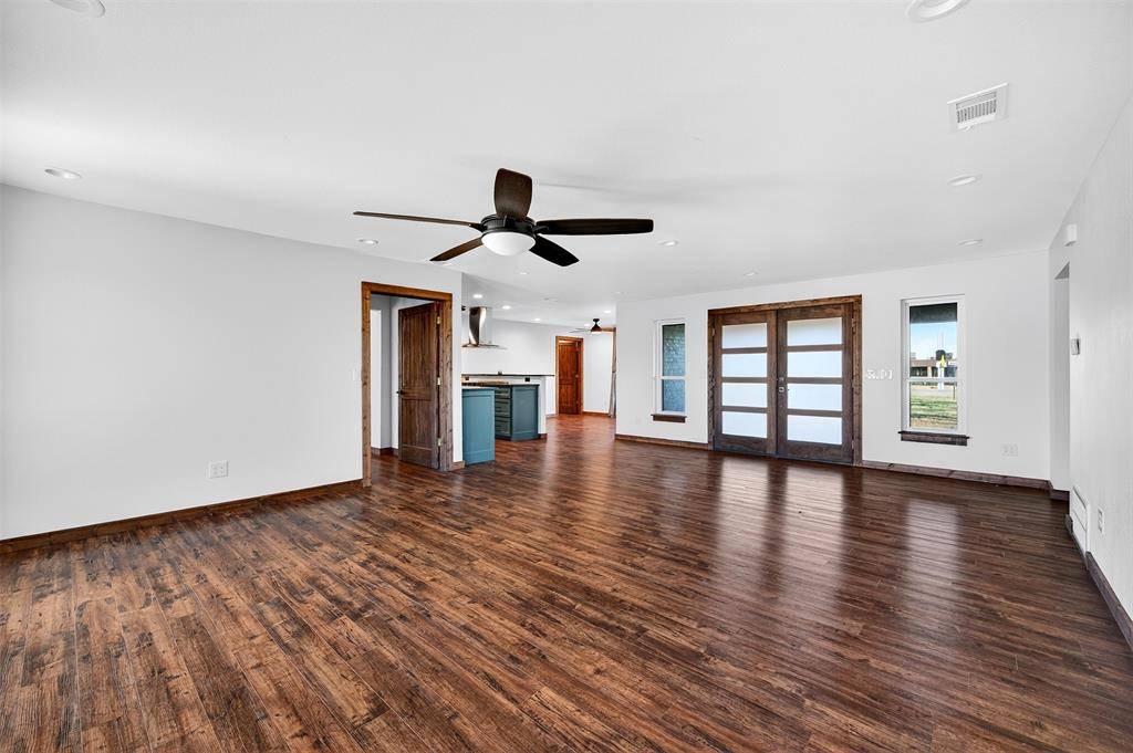 616 E Bells Boulevard, Bells, TX 75414