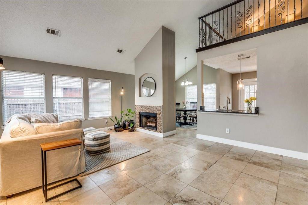 8164 Heritage Place Drive, Fort Worth, TX 76137