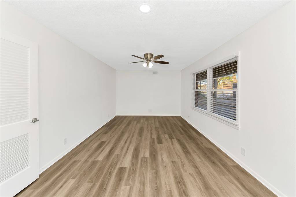 828 S Collins Street, Arlington, TX 76010