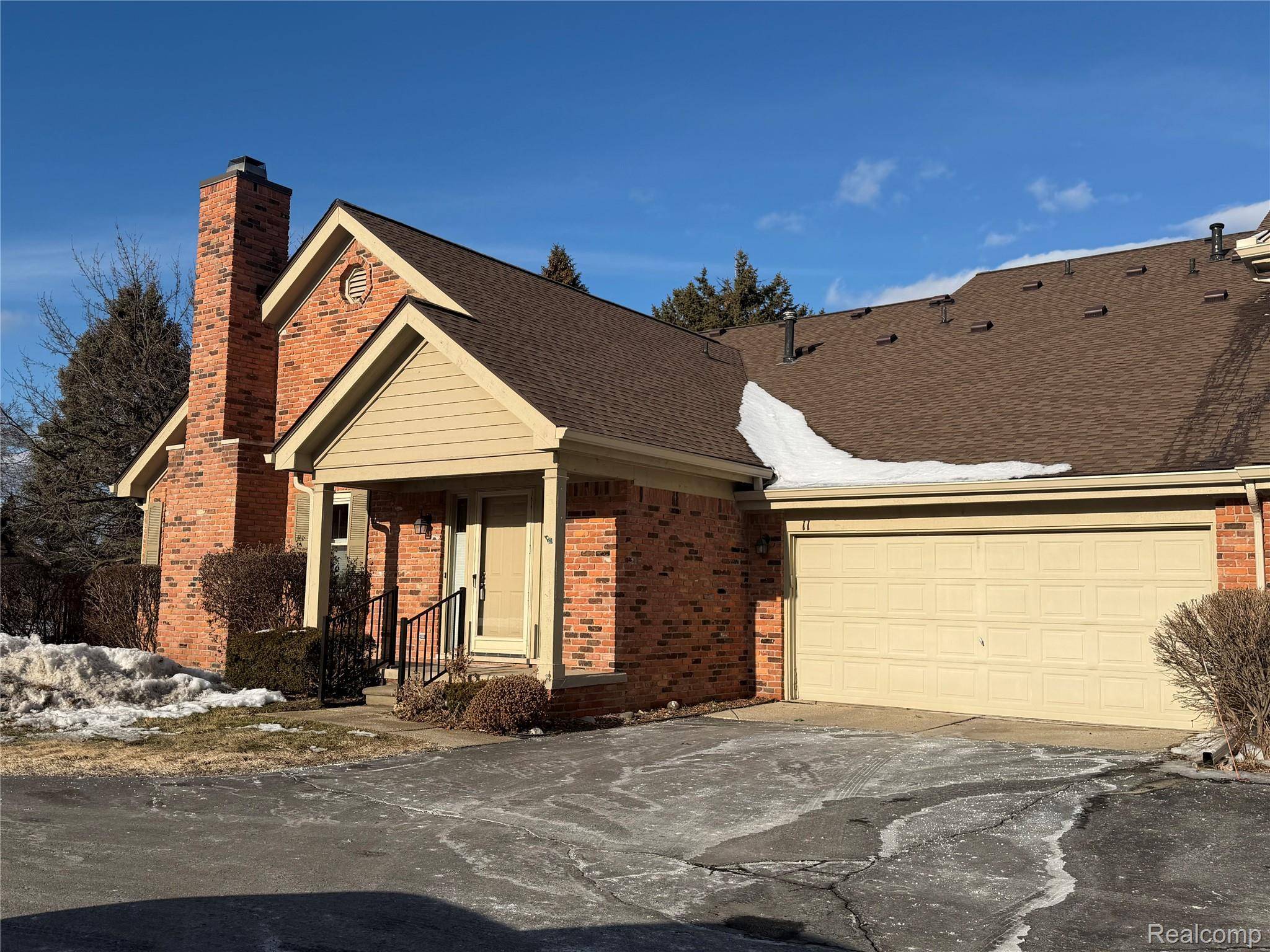 11 Oxford CT, Dearborn, MI 48124