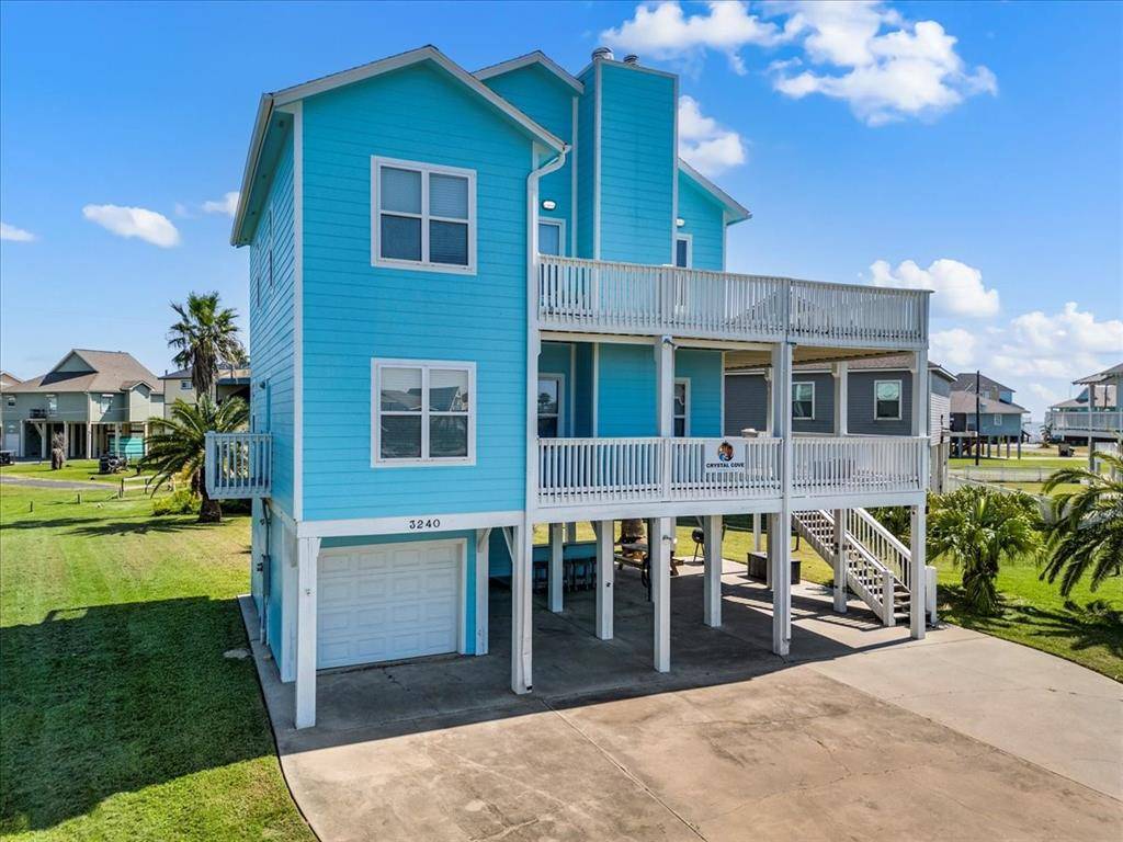 3240 Castle Drive, Crystal Beach, TX 77650