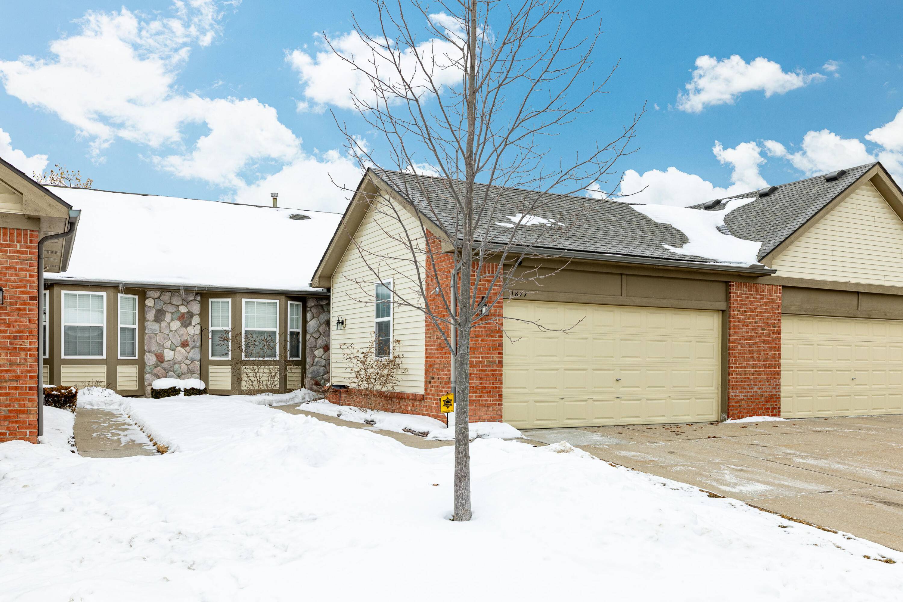 1877 N Kenwyck DR, Superior Twp, MI 48198