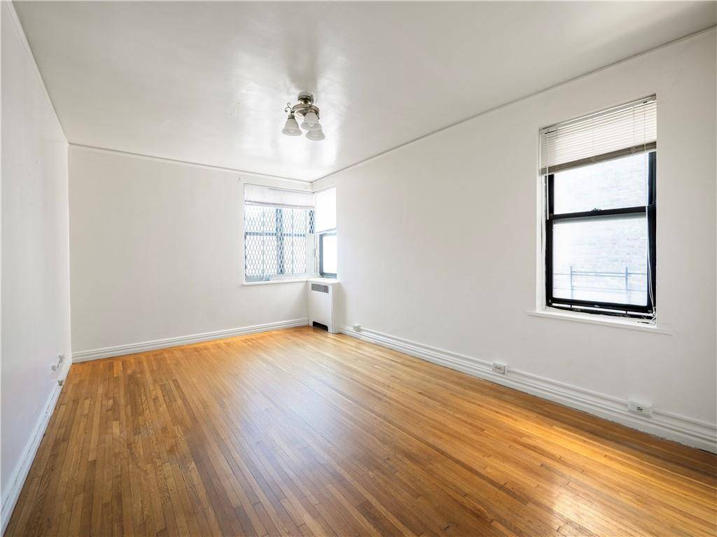 306 East Mosholu Pkwy South #3K, Bronx, NY 10458