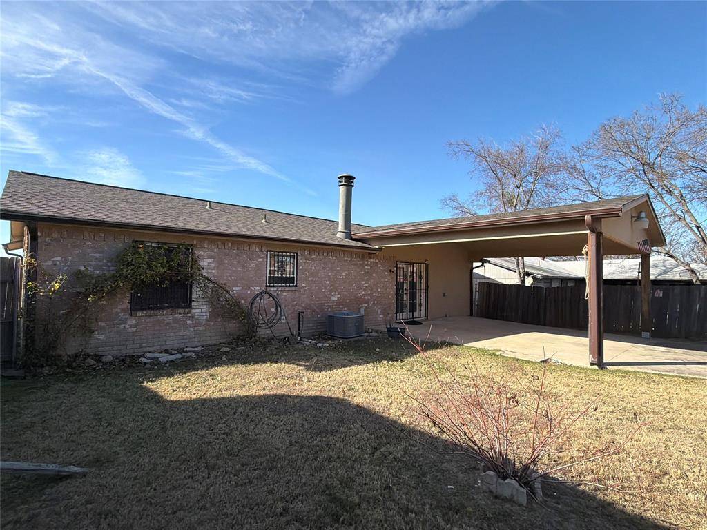 624 Botany Bay Drive, Dallas, TX 75211