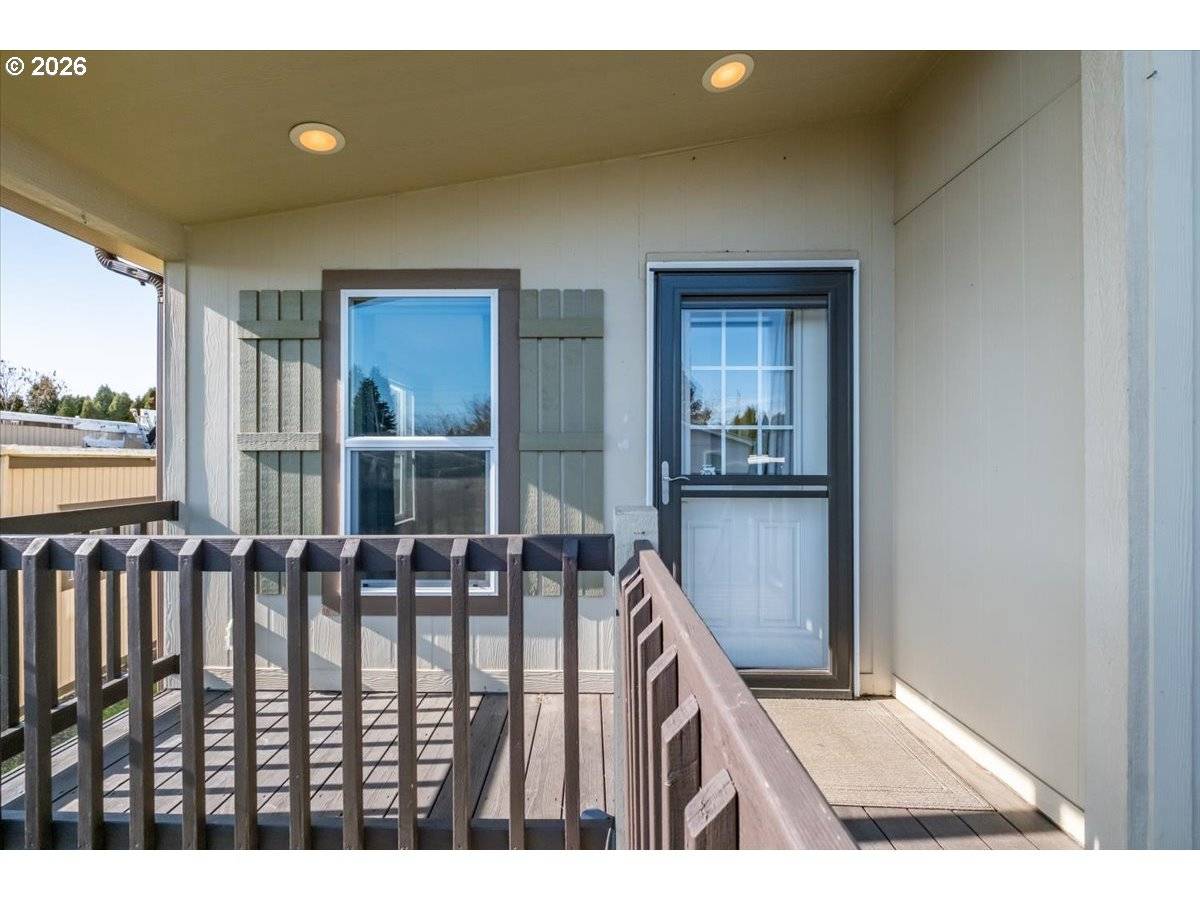 830 N MAIN ST, Mt Angel, OR 97362