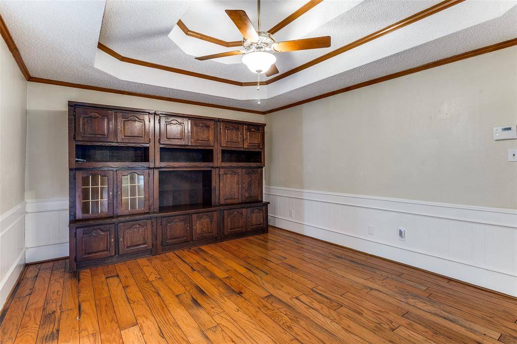 2120 Meadowview Court, Garland, TX 75043