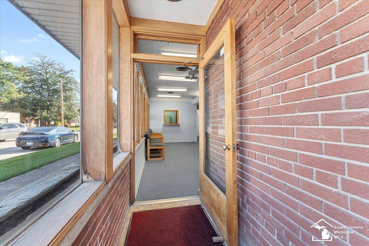 19003 Ecorse RD, Allen Park, MI 48101