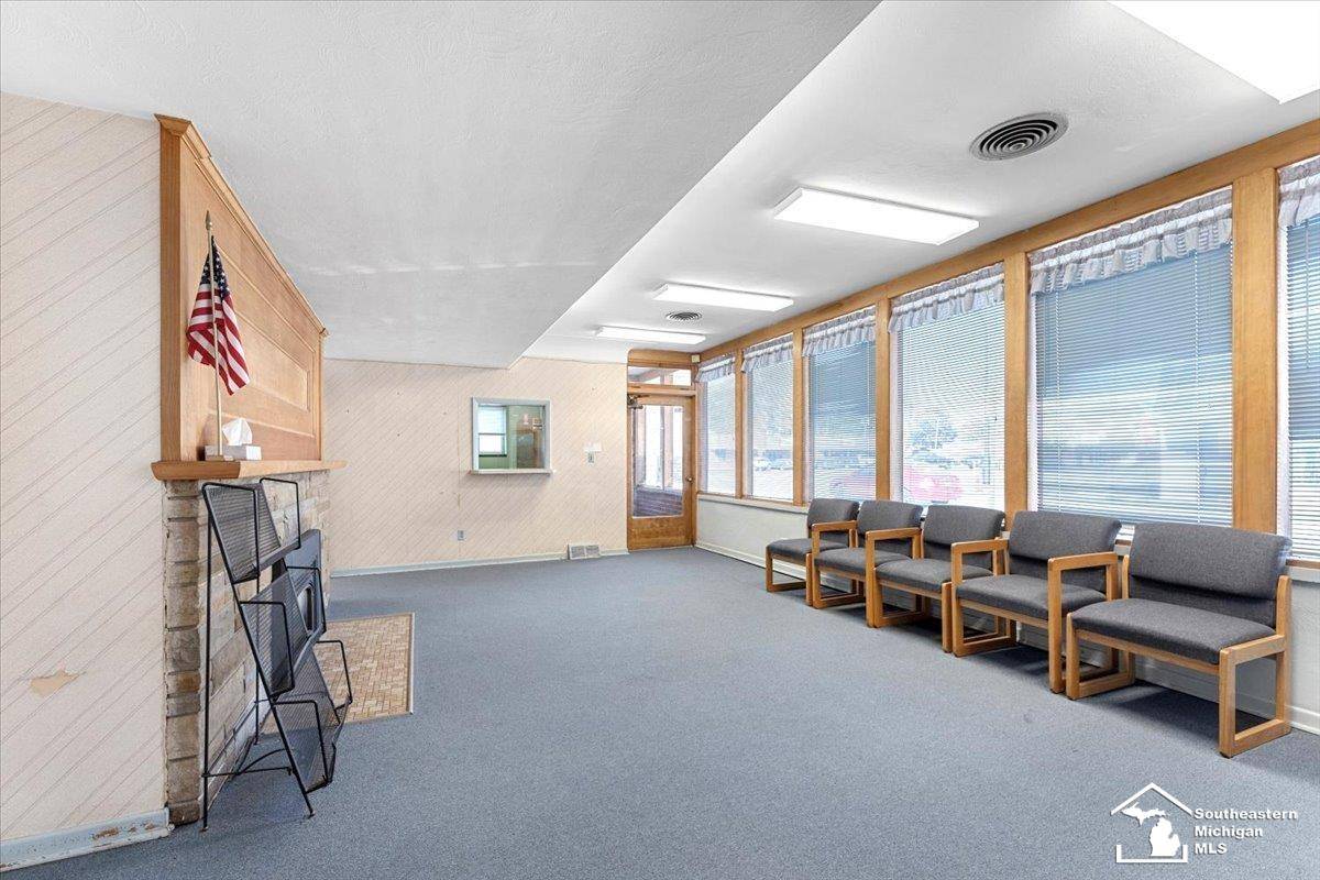 19003 Ecorse RD, Allen Park, MI 48101