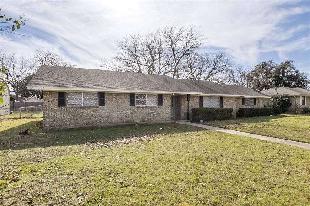 105 Stiles Drive, Midlothian, TX 76065