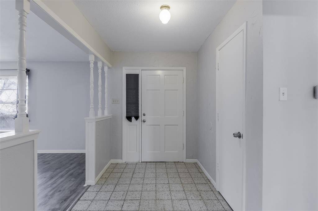 105 Stiles Drive, Midlothian, TX 76065