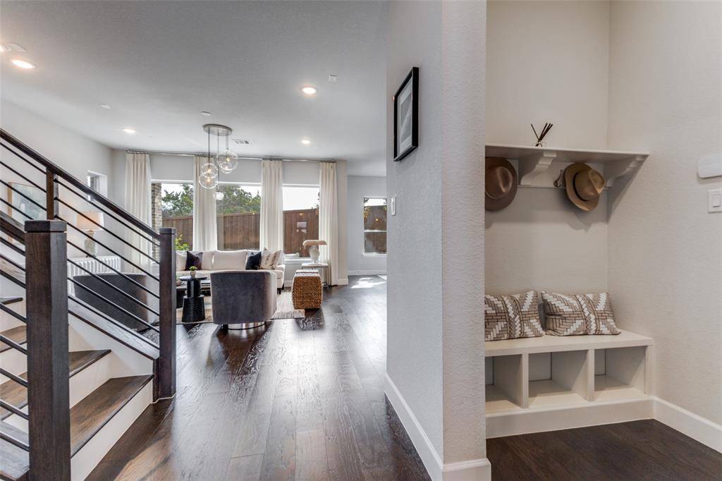 9136 Rock Daisy Court, Dallas, TX 75231