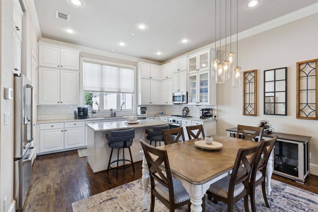 561 S Cesar Chavez Boulevard, Dallas, TX 75201