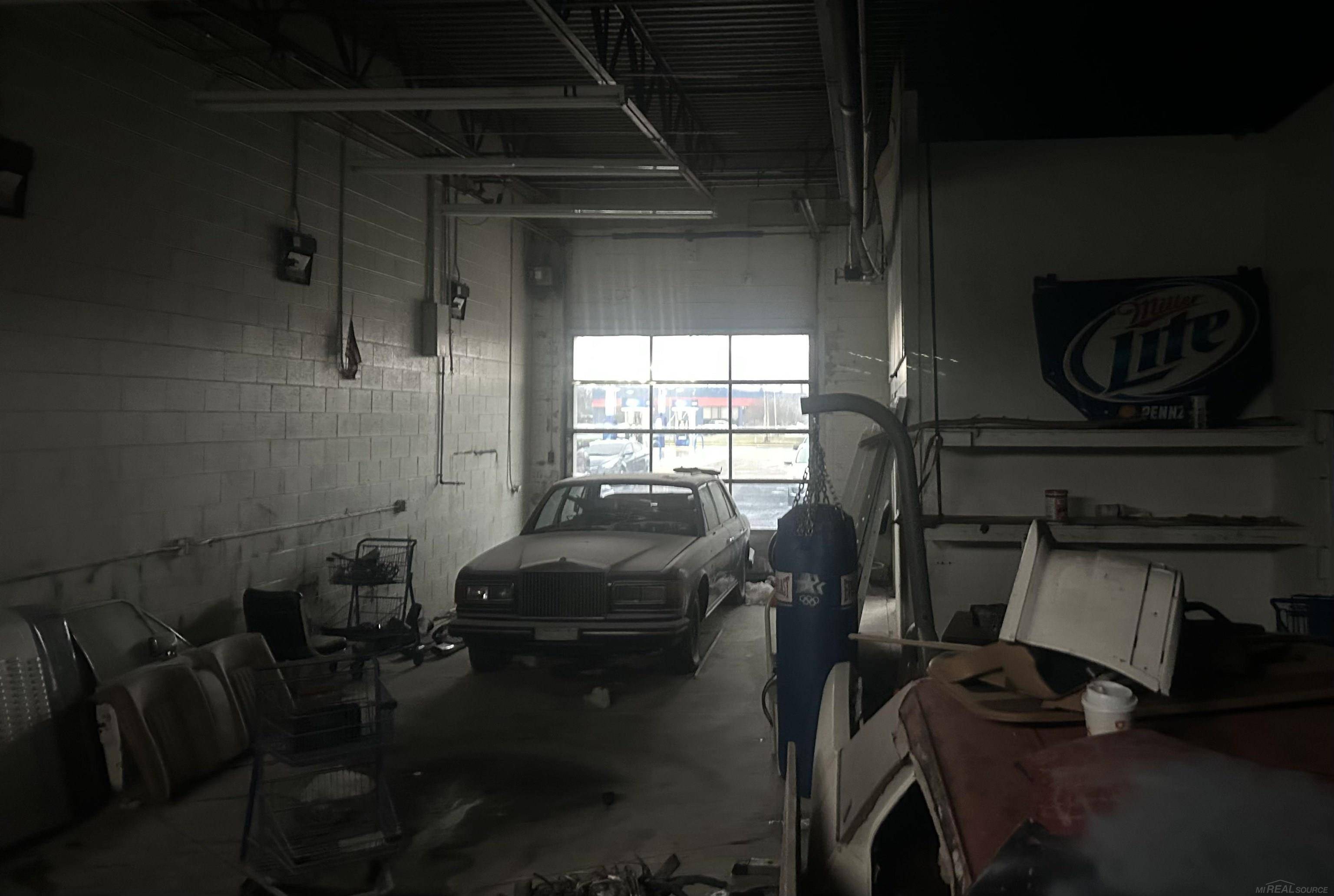 163 Groesbeck HWY, Mt Clemens, MI 48043