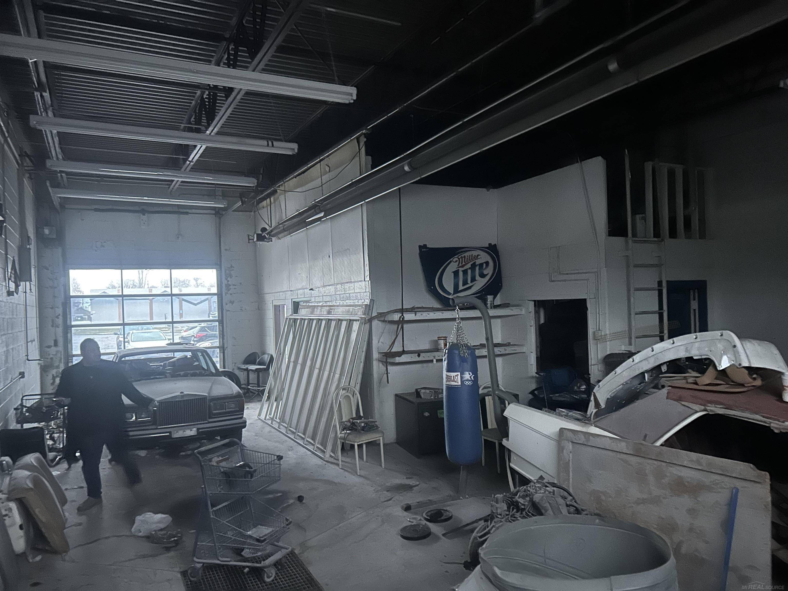 163 Groesbeck HWY, Mt Clemens, MI 48043