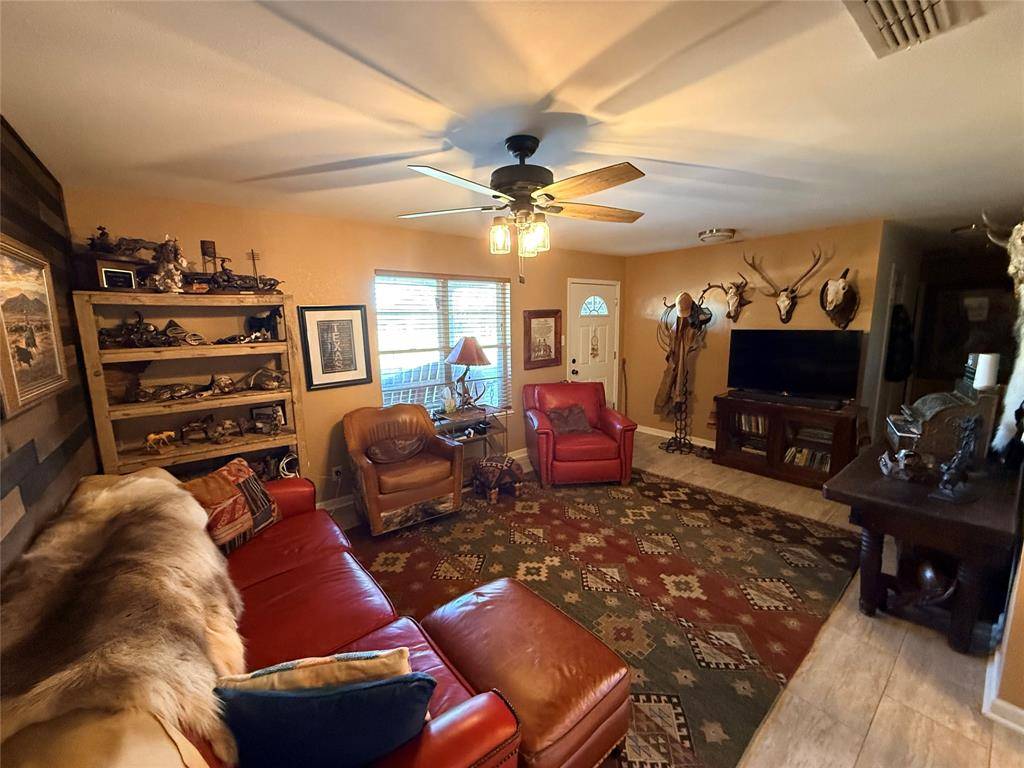 351 Bosque Bend Lane, China Spring, TX 76633